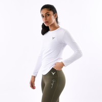 Top a maniche lunghe senza tempo