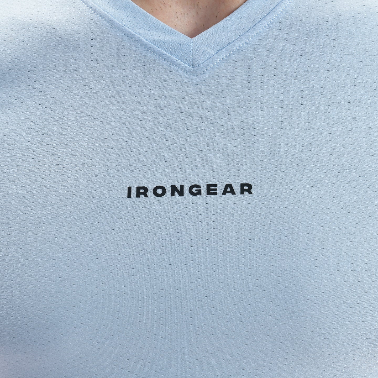 Maglietta Odin con scollo a V