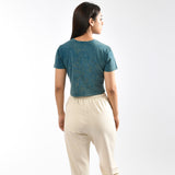 Kurzes Top mit Batikmuster und Stone Wash