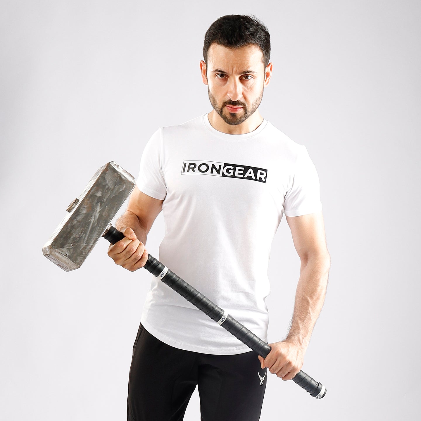 IRONGEAR T-Shirt mit U-Ausschnitt